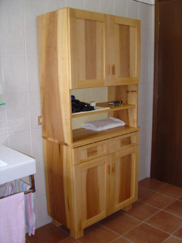 Badezimmerschrank