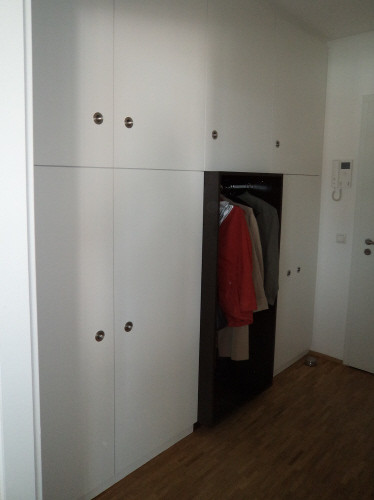 Garderobenschrank